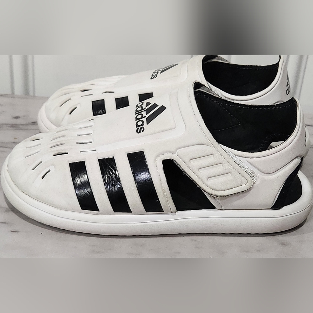 Adidas white black water shoes kid's size 1 - Picture 3 of 10